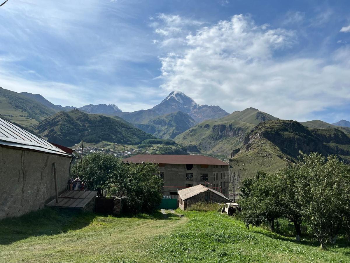 Mikheil Pitskhelauri Guest House Kazbegi Exterior foto