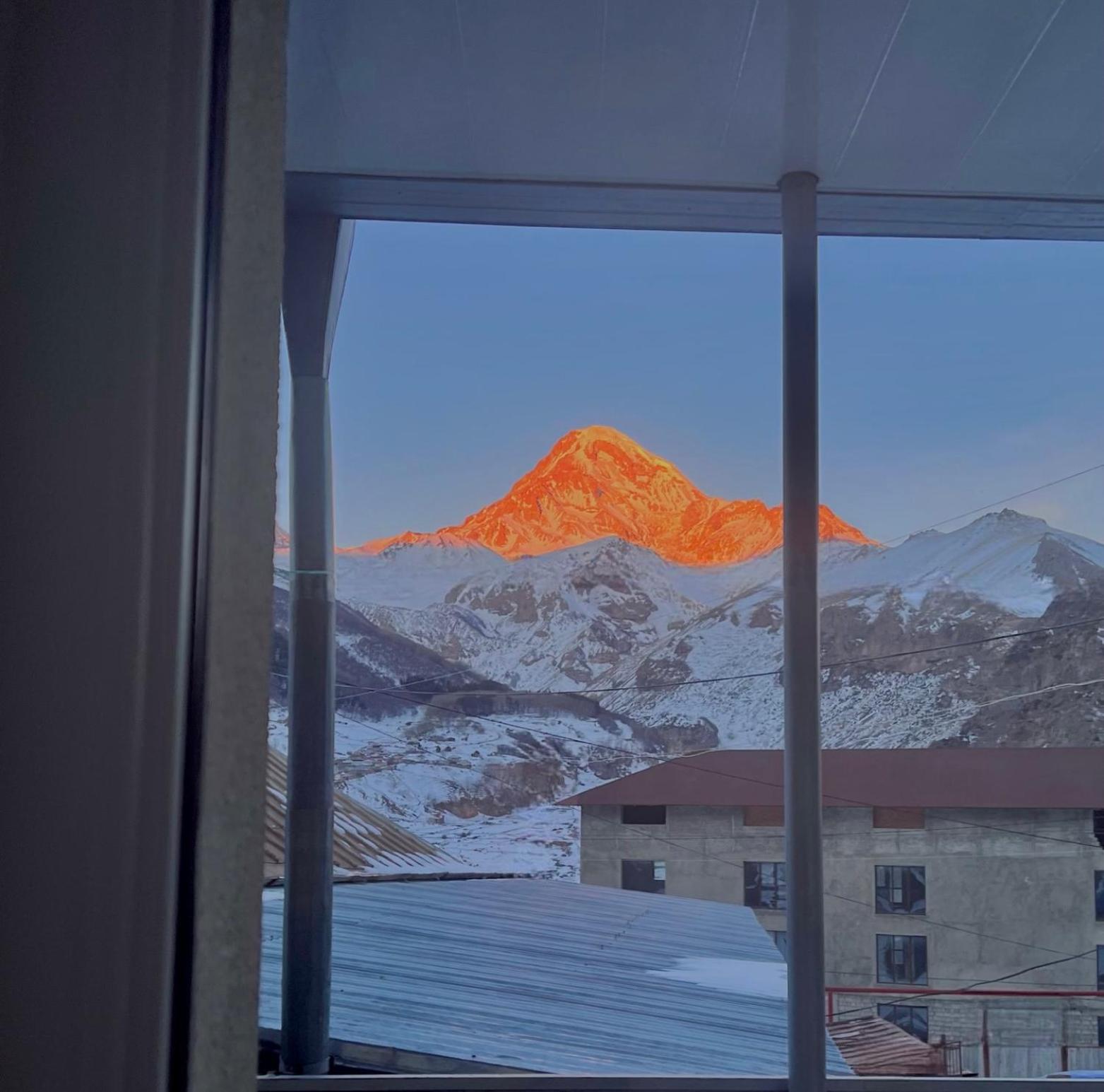 Mikheil Pitskhelauri Guest House Kazbegi Exterior foto